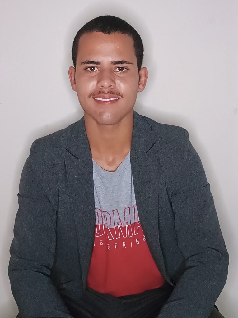 1001271846-765x1024 Início